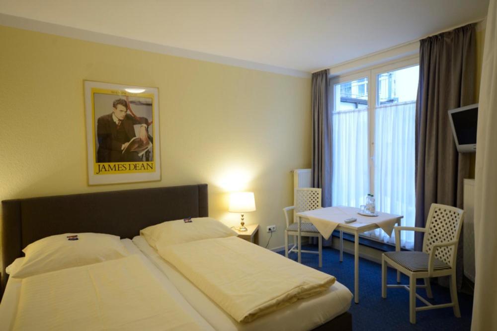 Alpha Hotel Garni Гамбург Экстерьер фото